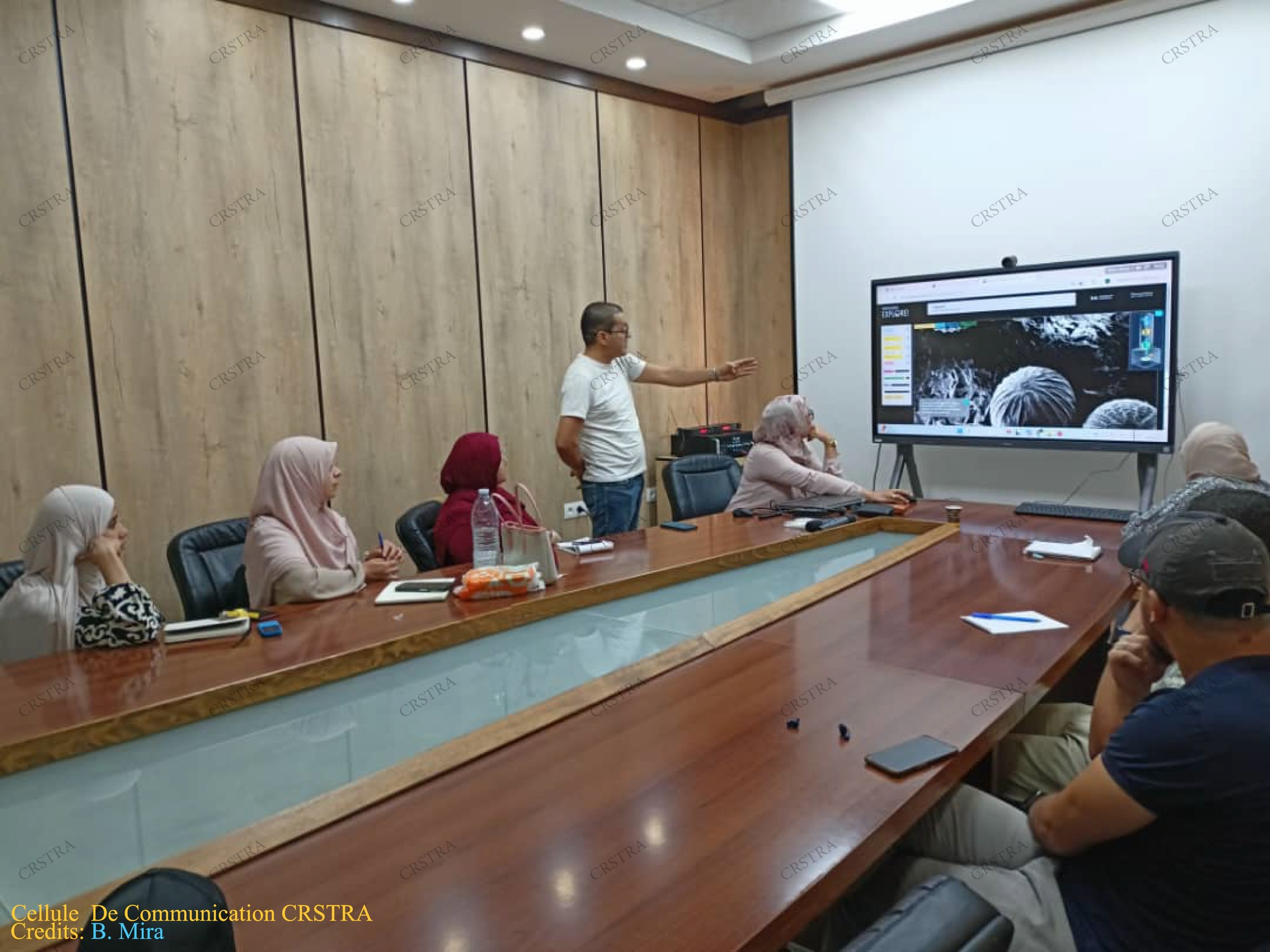 ورشة عمل تطبيقية حول المجهر الإلكتروني الماسح لمهندسي المركز